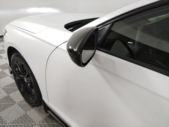 Photo of 2025 Platinum White Pearl Honda Accord