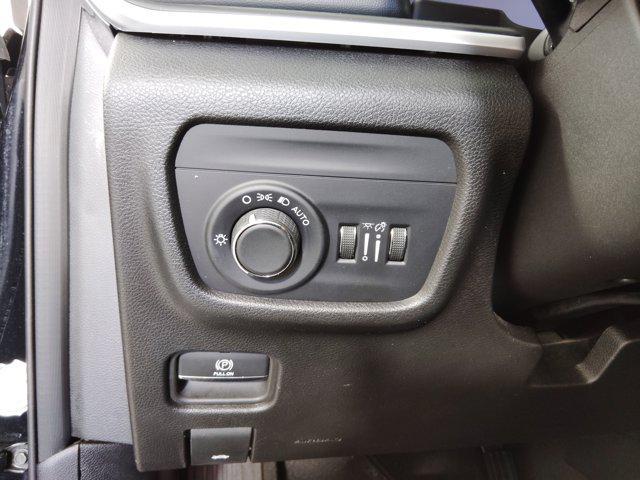 Photo of 2023 Diamond Black Crystal Pearlcoat Jeep Grand Cherokee