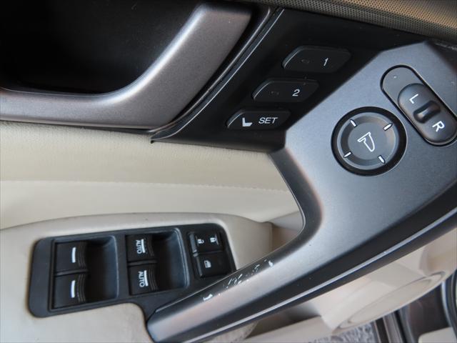 Photo of 2009 Gray Acura TL