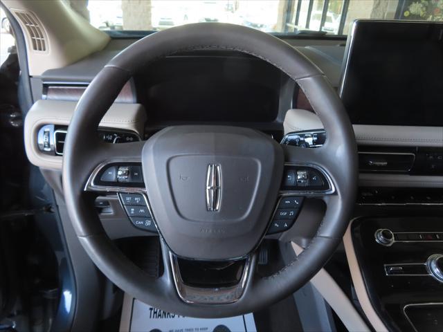 Photo of 2022 Gilded Green Metallic Clearcoat Lincoln Nautilus