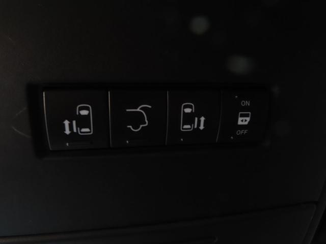 Photo of 2018 Granite Pearlcoat Dodge Grand Caravan