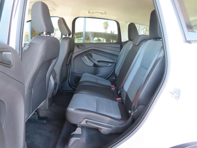 Photo of 2019 Oxford White Ford Escape