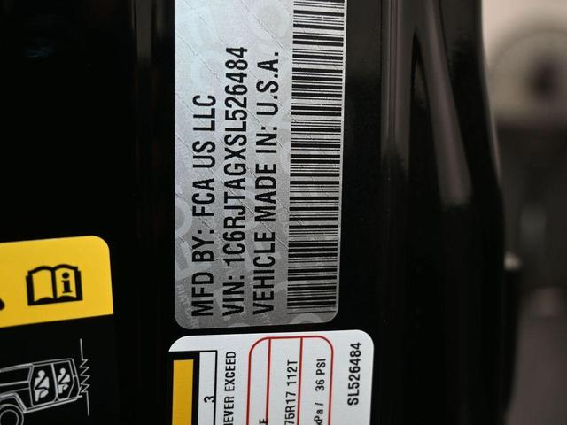 Photo of 2025 Black Clearcoat Jeep Gladiator