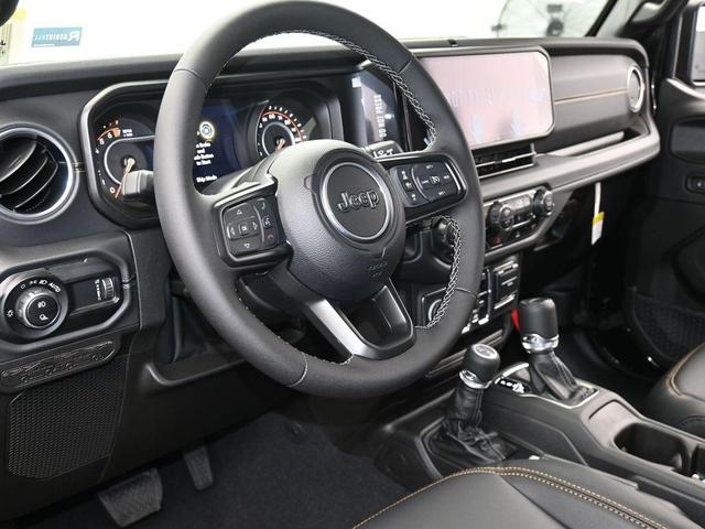Photo of 2025 Black Clearcoat Jeep Gladiator