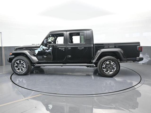 Photo of 2025 Black Clearcoat Jeep Gladiator
