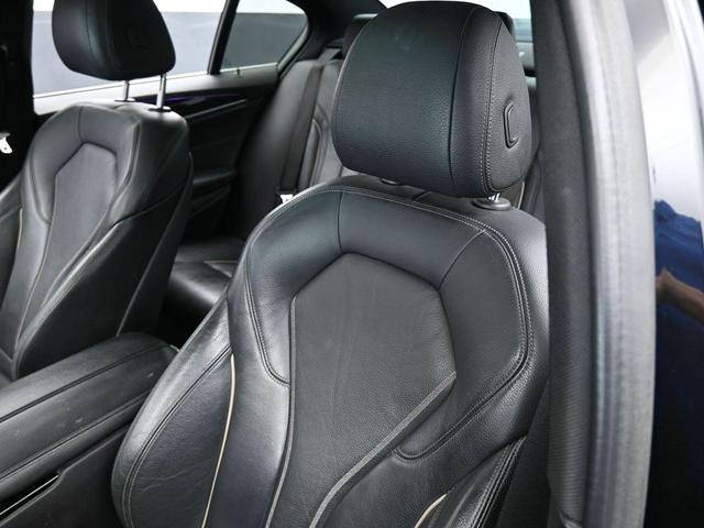Photo of 2019 Black Sapphire Metallic BMW 540