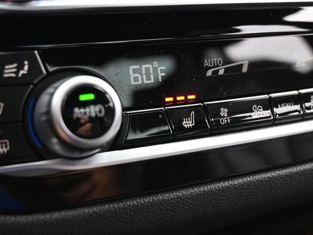 Photo of 2019 Black Sapphire Metallic BMW 540
