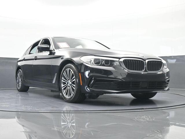 Photo of 2019 Black Sapphire Metallic BMW 540