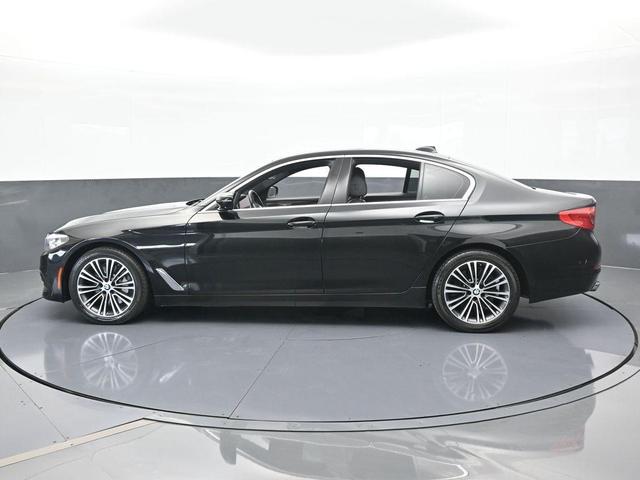 Photo of 2019 Black Sapphire Metallic BMW 540