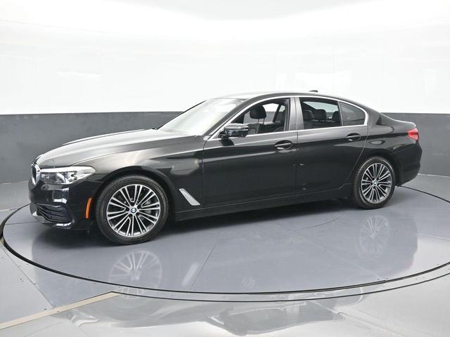 Photo of 2019 Black Sapphire Metallic BMW 540