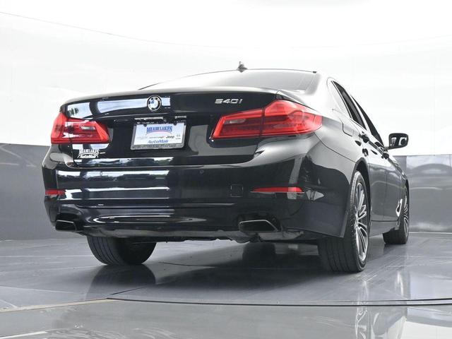 Photo of 2019 Black Sapphire Metallic BMW 540