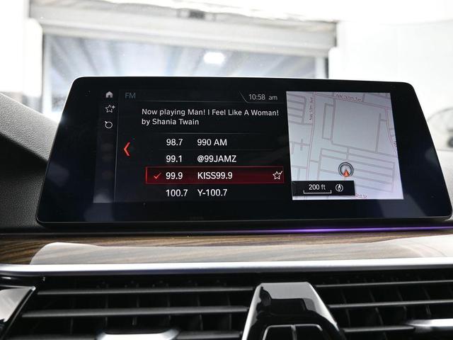 Photo of 2019 Black Sapphire Metallic BMW 540