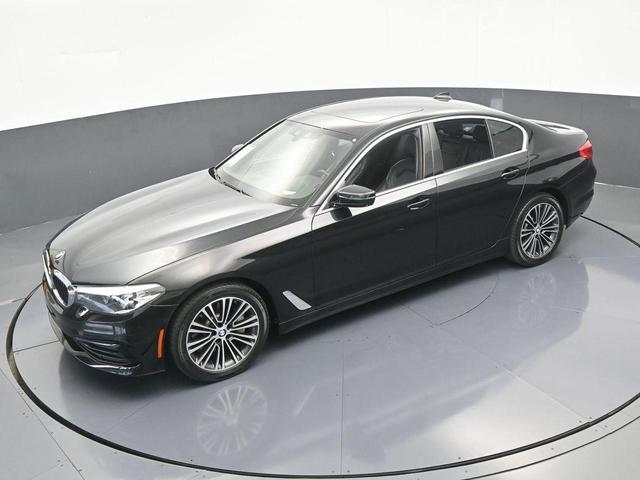 Photo of 2019 Black Sapphire Metallic BMW 540