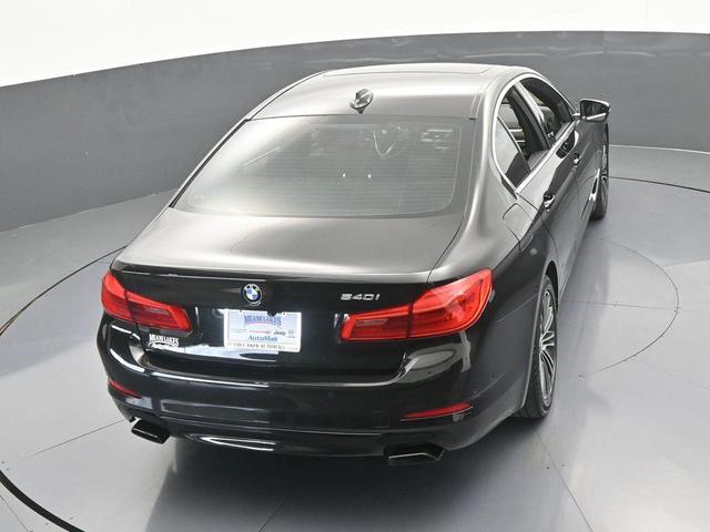 Photo of 2019 Black Sapphire Metallic BMW 540