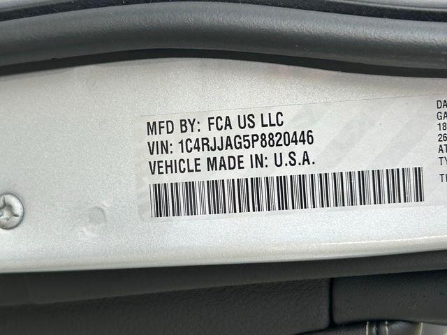 Photo of 2023 Silver Zynith Jeep Grand Cherokee L