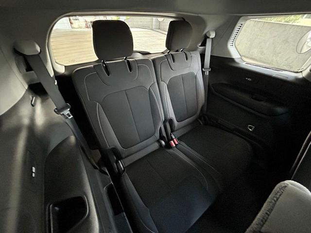 Photo of 2023 Silver Zynith Jeep Grand Cherokee L