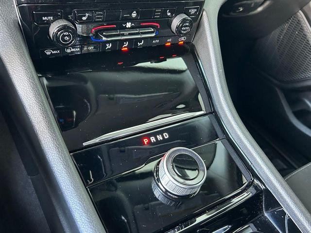 Photo of 2023 Silver Zynith Jeep Grand Cherokee L