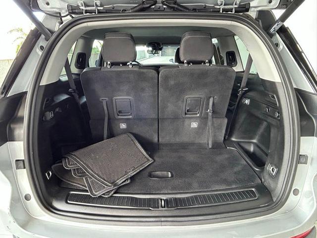 Photo of 2023 Silver Zynith Jeep Grand Cherokee L