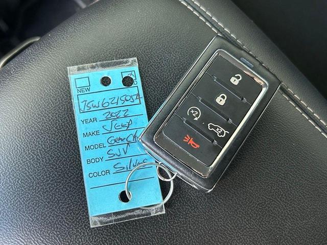 Photo of 2023 Silver Zynith Jeep Grand Cherokee L