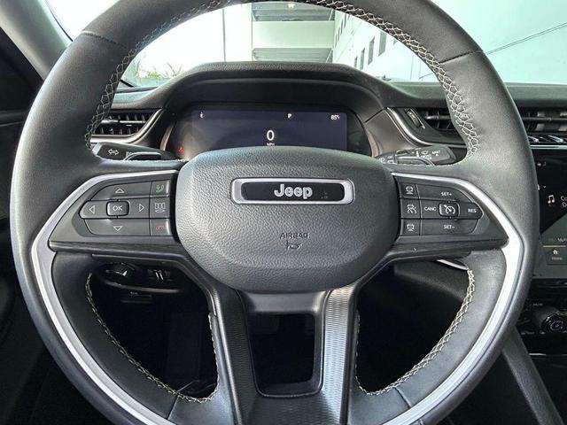 Photo of 2023 Silver Zynith Jeep Grand Cherokee L