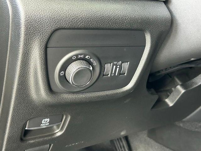 Photo of 2023 Silver Zynith Jeep Grand Cherokee L
