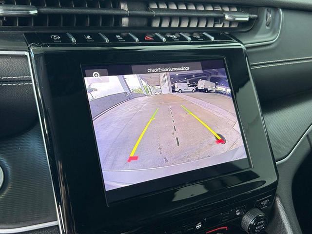 Photo of 2023 Silver Zynith Jeep Grand Cherokee L