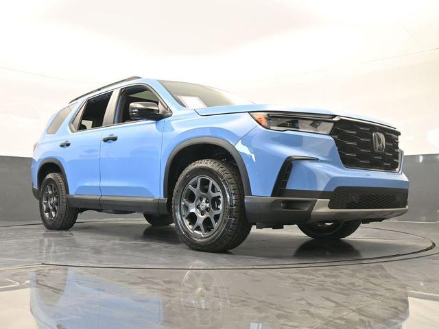 Photo of 2025 Blue Honda Pilot