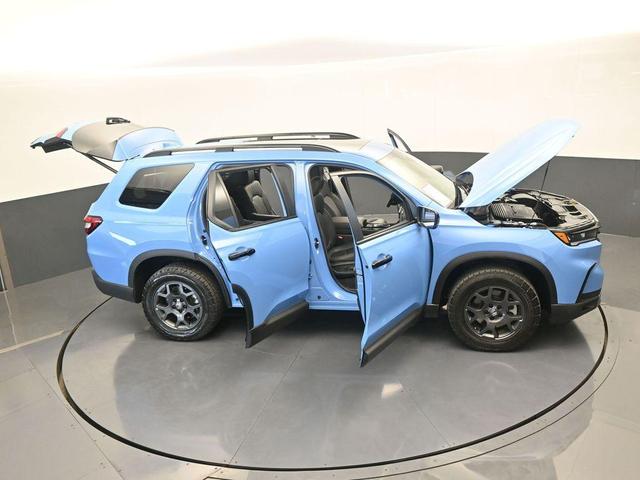 Photo of 2025 Blue Honda Pilot
