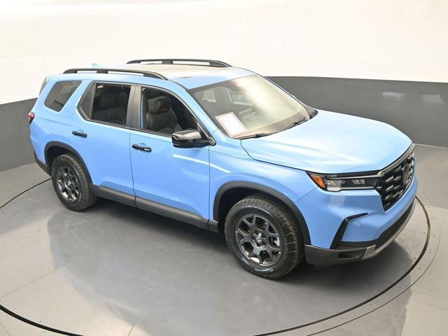 Photo of 2025 Blue Honda Pilot