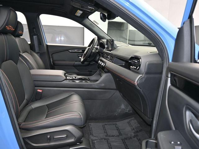Photo of 2025 Blue Honda Pilot