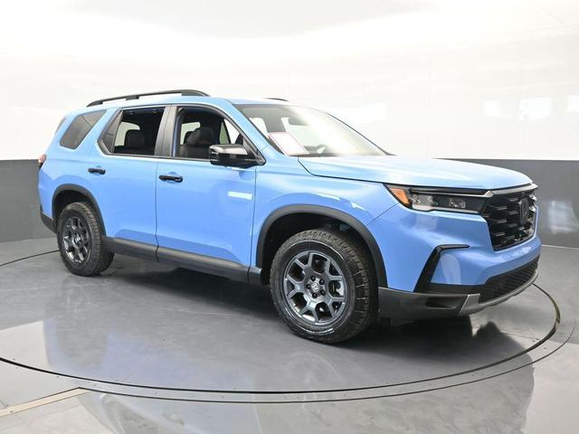 Photo of 2025 Blue Honda Pilot