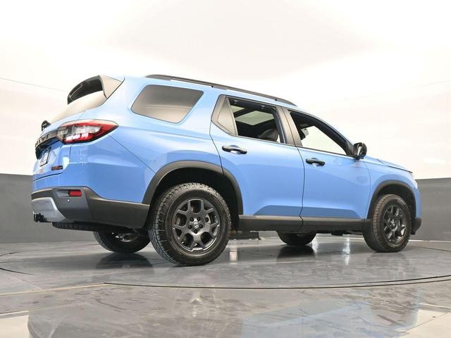 Photo of 2025 Blue Honda Pilot