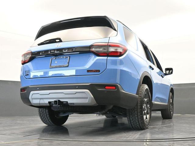 Photo of 2025 Blue Honda Pilot