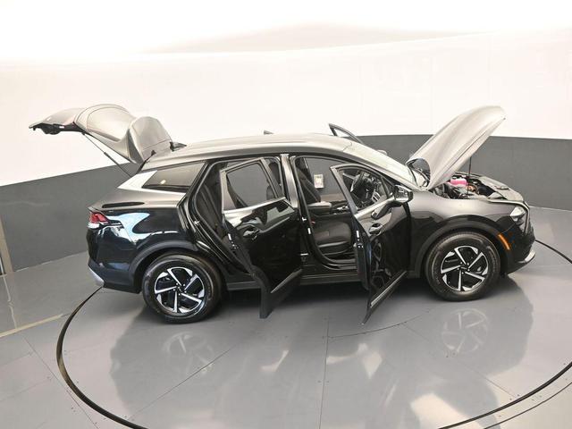 Photo of 2023 Fusion Orange Kia Sportage Hybrid
