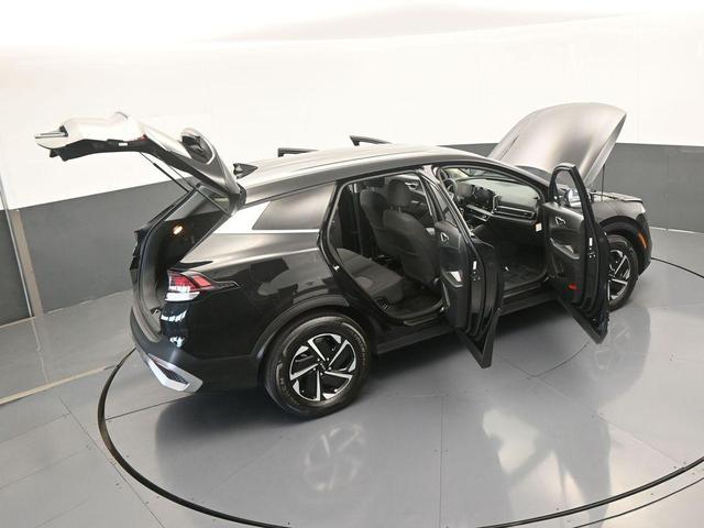 Photo of 2023 Fusion Orange Kia Sportage Hybrid