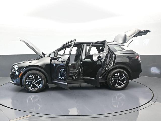 Photo of 2023 Fusion Orange Kia Sportage Hybrid