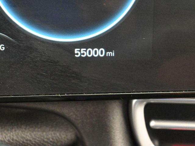 Photo of 2024 White Hyundai ELANTRA