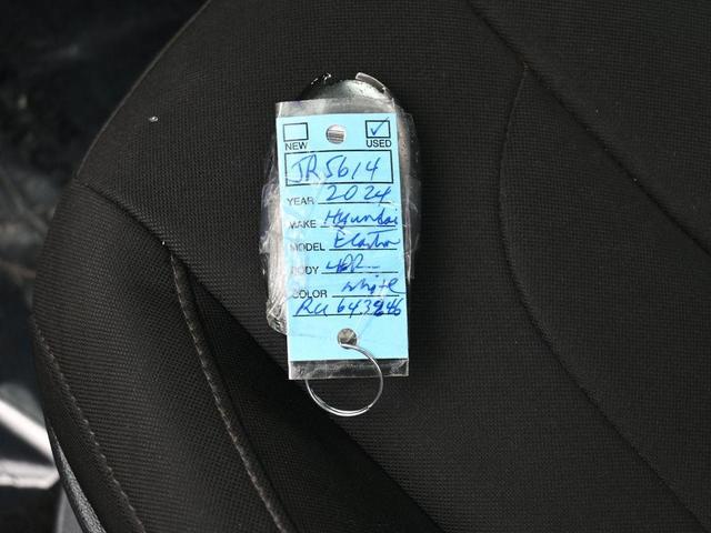 Photo of 2024 White Hyundai ELANTRA