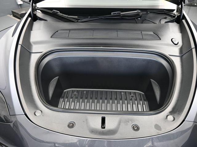 Photo of 2024 Gray Tesla Model Y