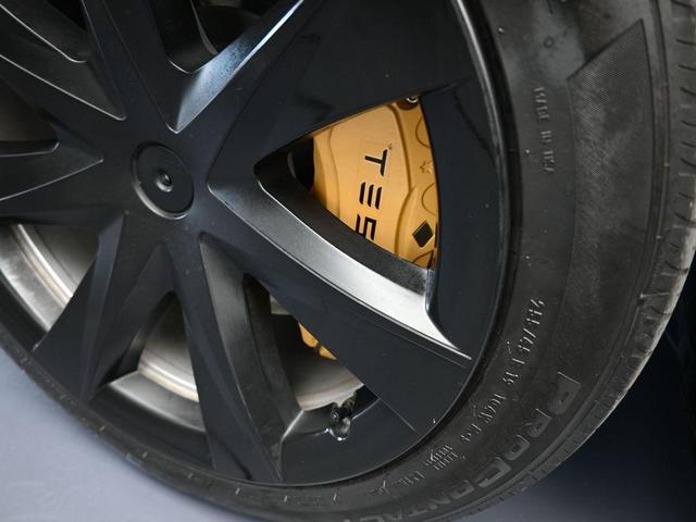 Photo of 2024 Gray Tesla Model Y