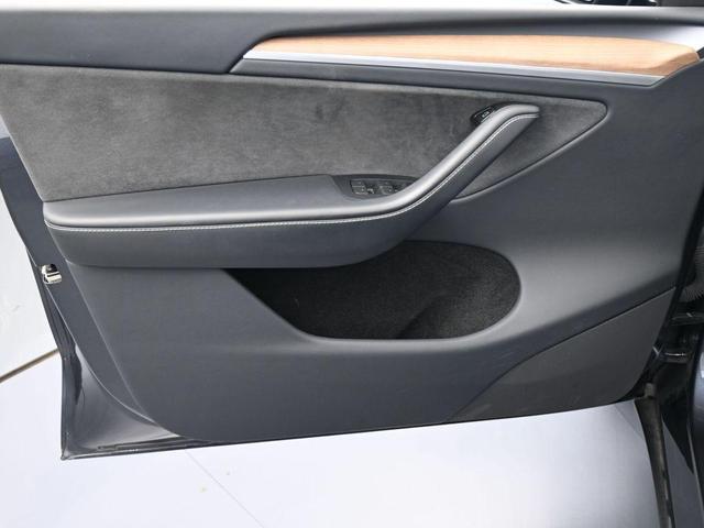 Photo of 2024 Gray Tesla Model Y