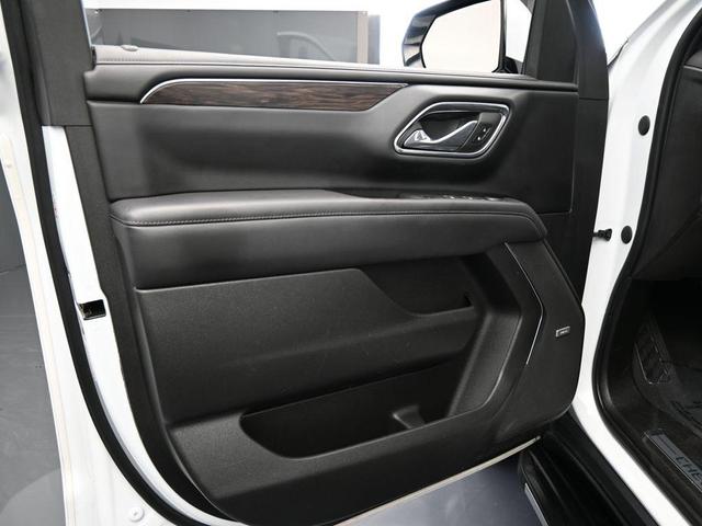 Photo of 2023 Summit White Chevrolet Tahoe