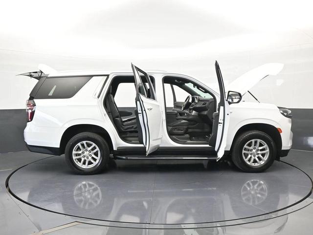 Photo of 2023 Summit White Chevrolet Tahoe