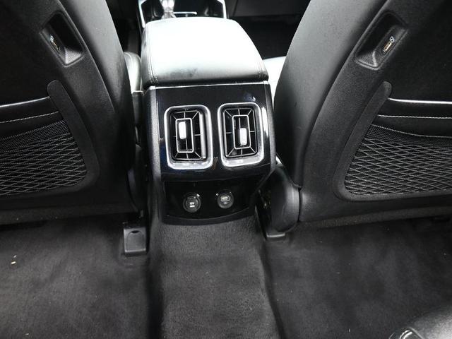 Photo of 2023 Glacial White Pearl Kia Sorento