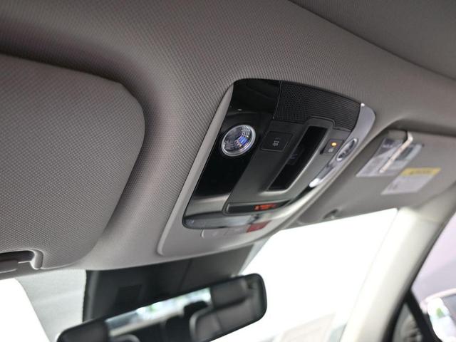 Photo of 2023 Glacial White Pearl Kia Sorento
