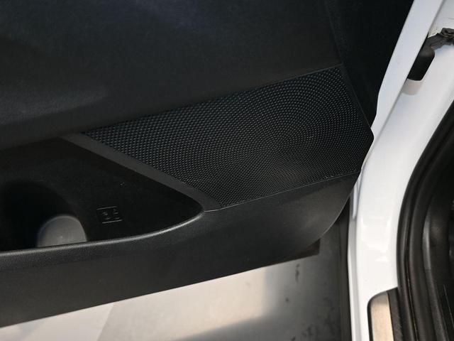 Photo of 2023 Glacial White Pearl Kia Sorento