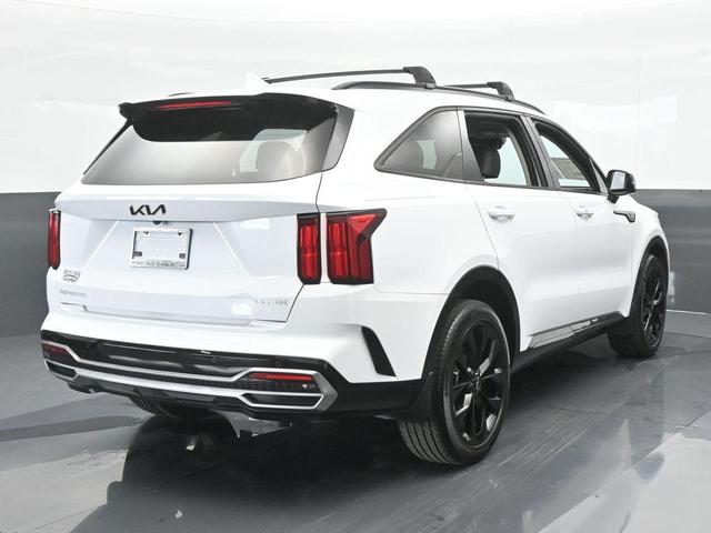 Photo of 2023 Glacial White Pearl Kia Sorento