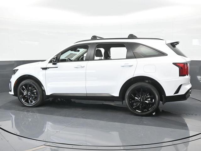 Photo of 2023 Glacial White Pearl Kia Sorento