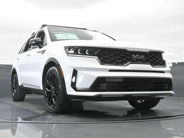 Photo of 2023 Glacial White Pearl Kia Sorento