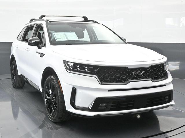 Photo of 2023 Glacial White Pearl Kia Sorento